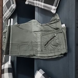 Dalia Collection army green size 12 pants